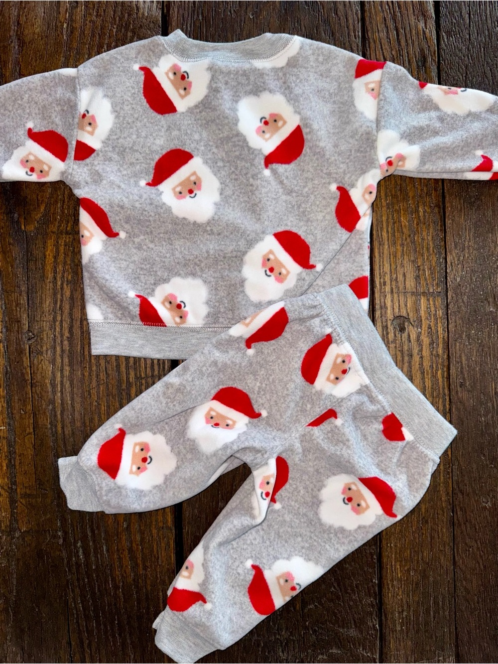 Carter’s Christmas Santa Claus Fleece Gray Red Sweatshirt Jogger Pants Set 6M - Picture 6 of 6